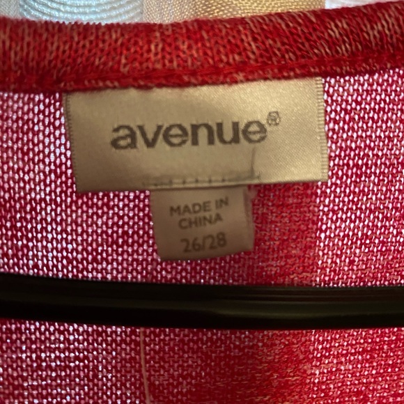 Plus size Avenue v-neck raspberry colored sweater with cross cross detail. 26/28 - Picture 3 of 5